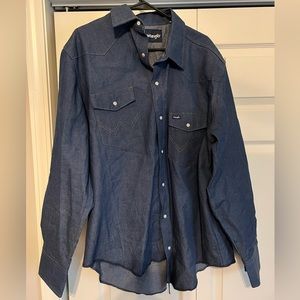 Wrangler Men’s Pearl Snap Shirt, Denim. Size XL